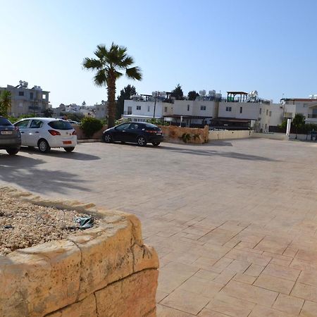 Sun Island Apartments Paphos Ngoại thất bức ảnh