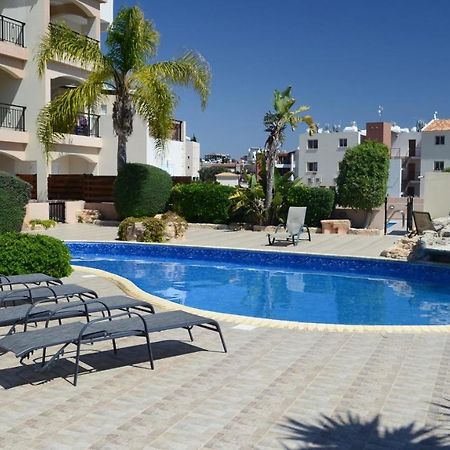 Sun Island Apartments Paphos Ngoại thất bức ảnh