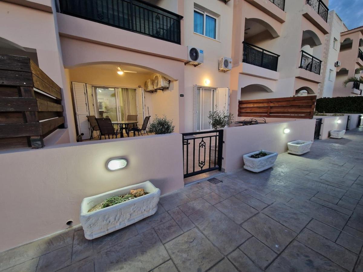 Sun Island Apartments Paphos Ngoại thất bức ảnh