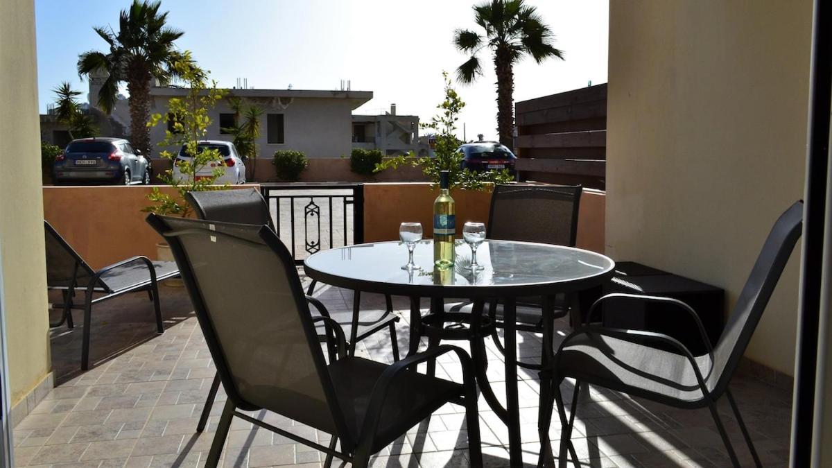 Sun Island Apartments Paphos Ngoại thất bức ảnh