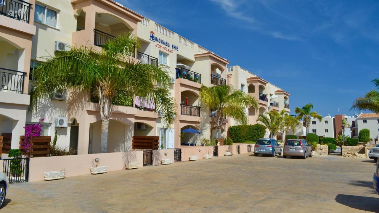 Sun Island Apartments Paphos Ngoại thất bức ảnh